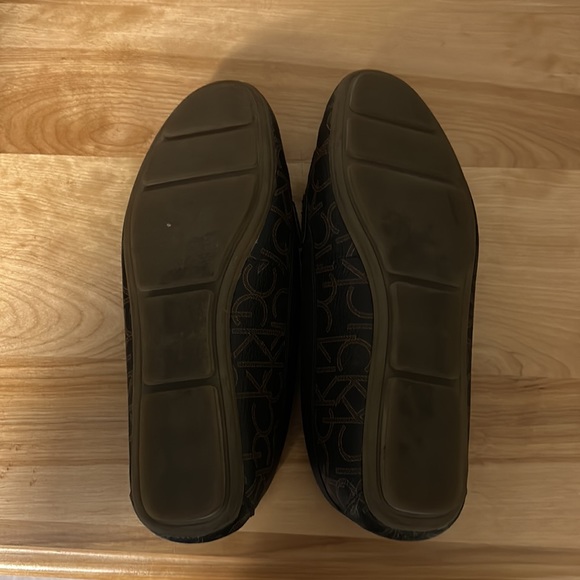 Calvin Klein Flats - Picture 3 of 3